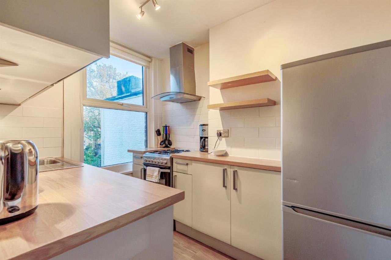 Homely 1-bed In Vibrant Zone 3 Apartamento