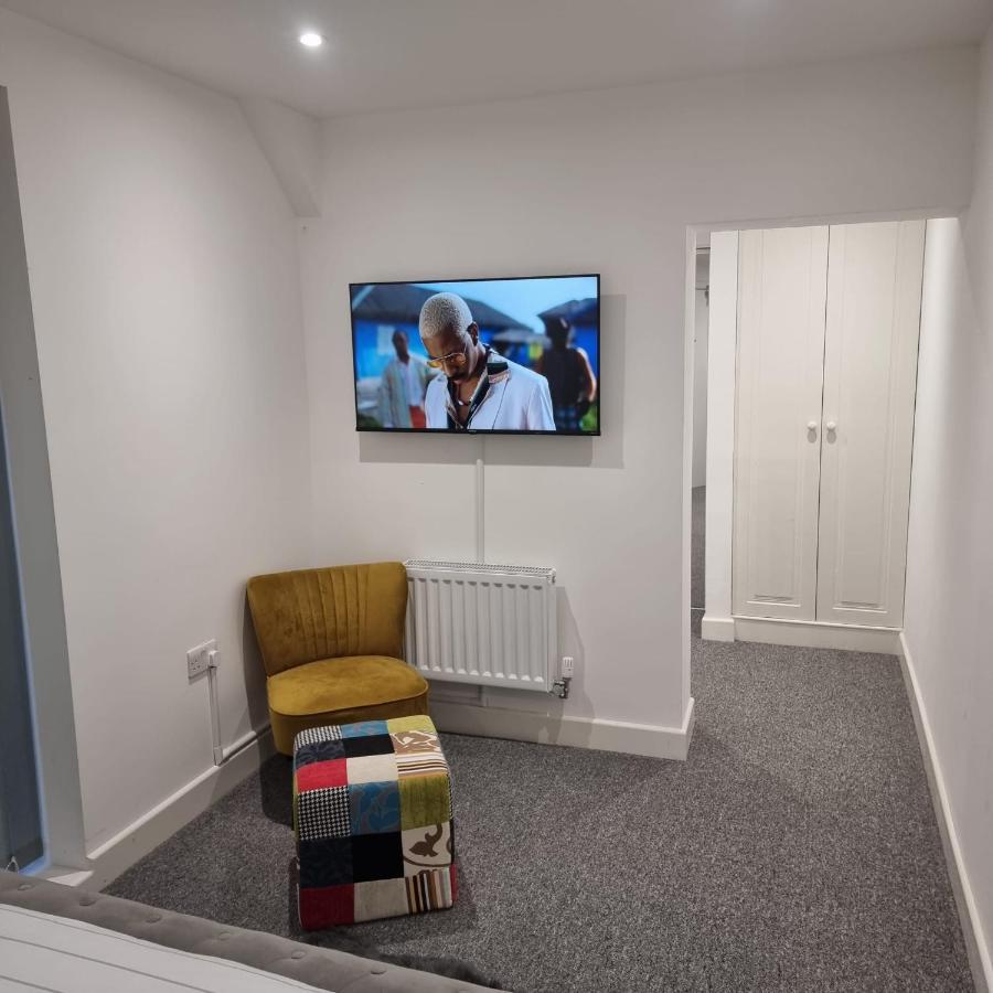 Classic 2 Bed In Oldkent Road Londres