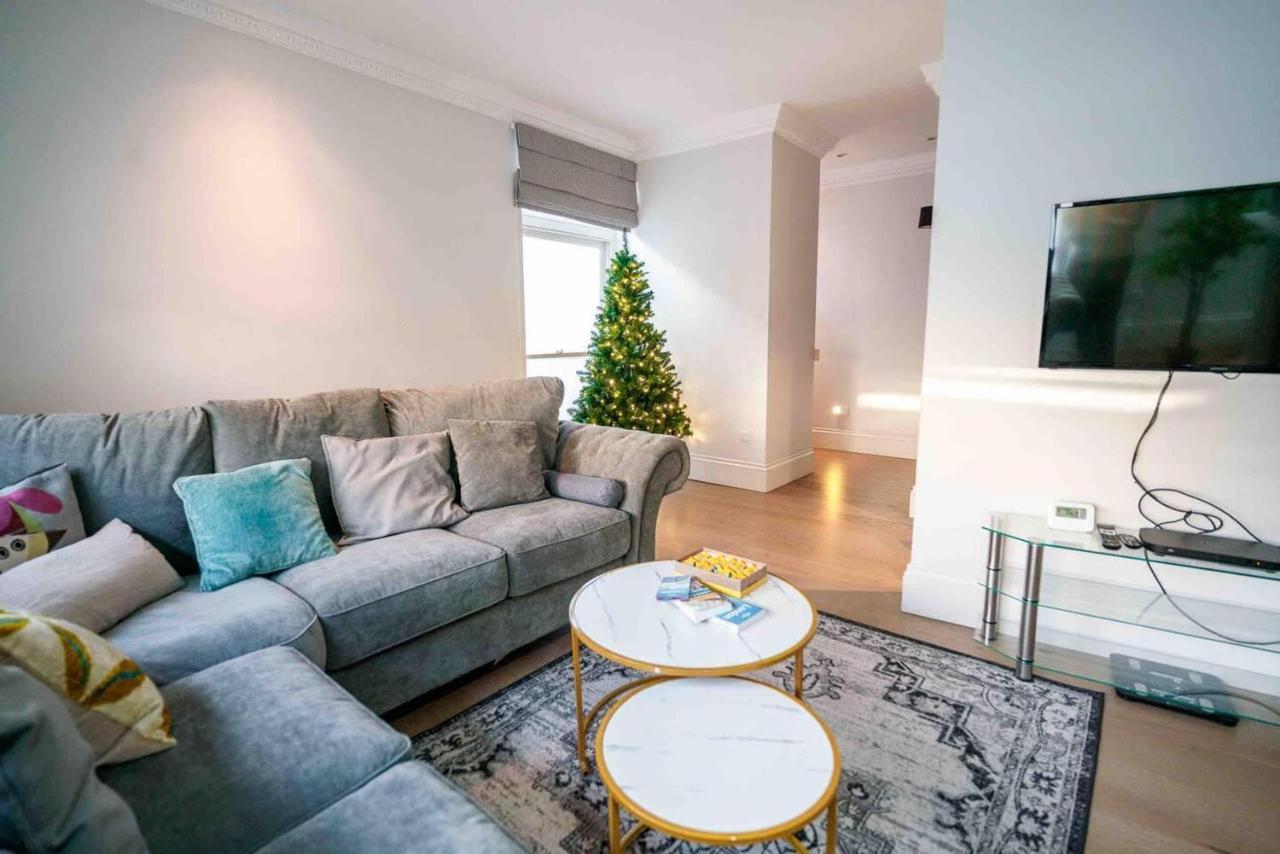 Hébergement de vacances Spacious & Modern 3brs House In *