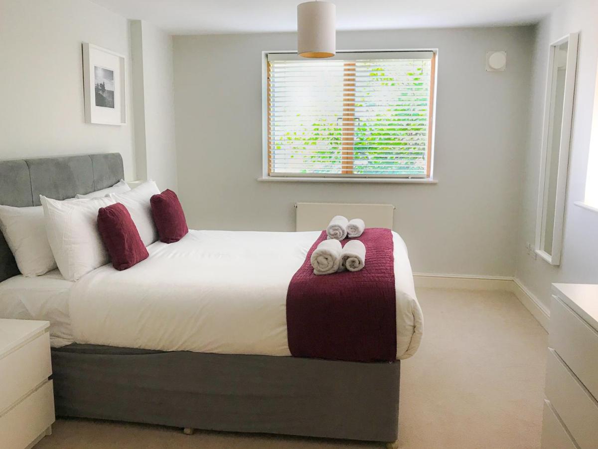 Roomspace Serviced - The Courtyard Apartamento *