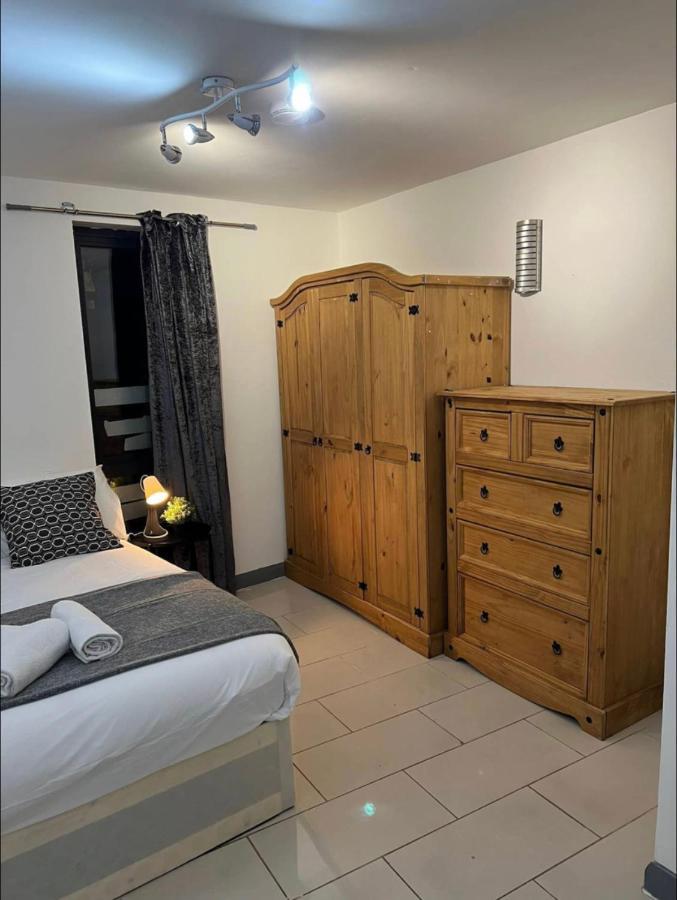 New Build 5 Bedroom In Hackney. Central