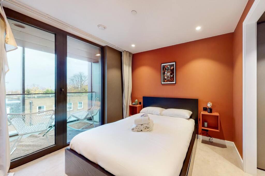 Modern 1 Bed Flat With Balcony In Kensal *