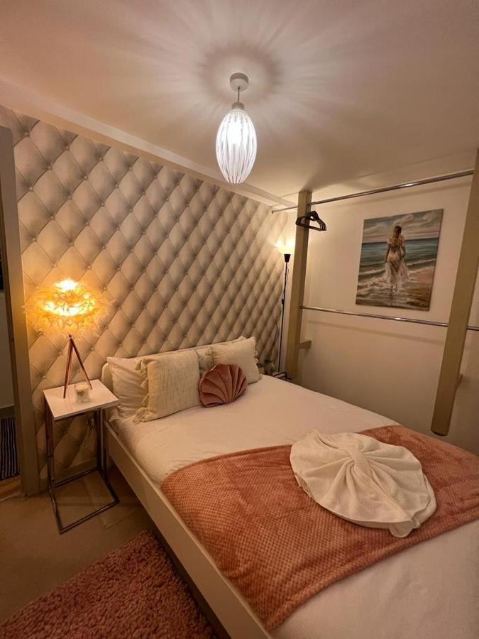 Modern 2 Bedroom Flat Fulham