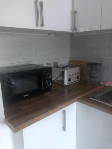 12 Minutes To Kings Cross, 6 Minutes Walks To The Train Station - Free Parking 3 Bed 2 Bath Fully Refurbished Flat No Party Or Gathering Allowed Londres