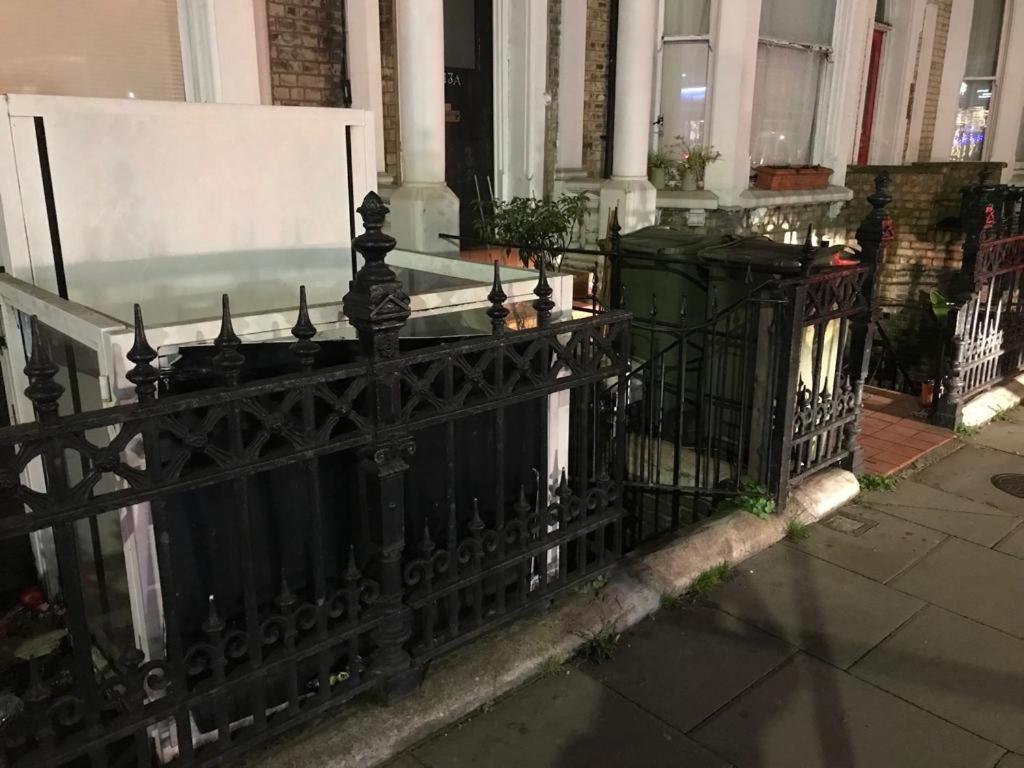 West Kensington 3 Bedroom Apartamento