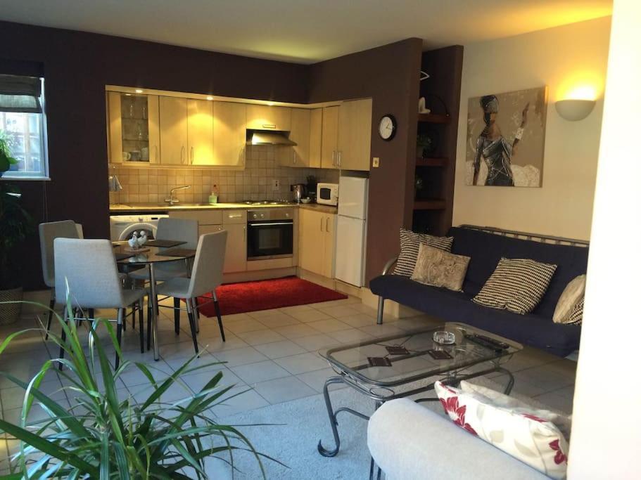 Awesome In The Heart Of Camden Town Apartment *