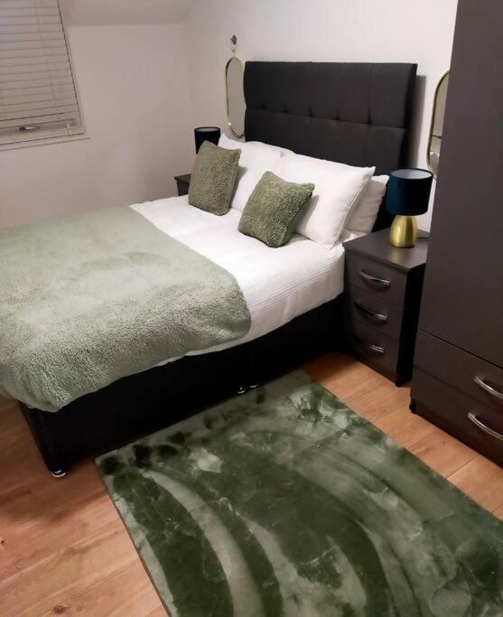 Impeccable 2-bed House Apartamento Londres