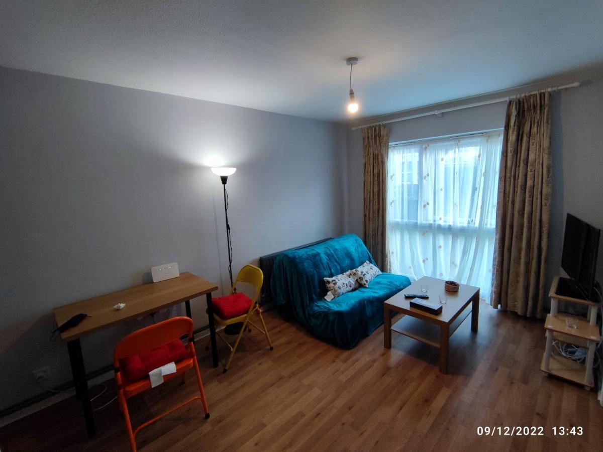 Apartment And Quiet Flat In London! Close To Station