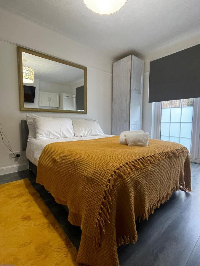 Apartamento Beautiful Private In Willesden Londres