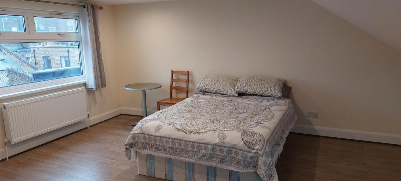 Apartment Family Friendly 3 Bedroom Flat Zone 2 - Children Free! London