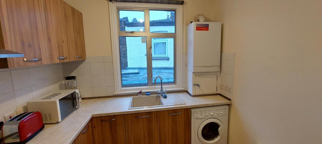 Apartment Family Friendly 3 Bedroom Flat Zone 2 - Children Free! *
