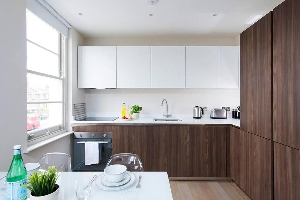 Recently Redecorated Spacious And Modern 1br Flat In West Apartamento Londres