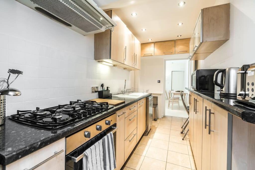 Spacious Beautiful Just-renovated Flat With Patio - Chelsea Apartamento Londres