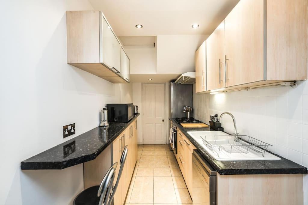 Spacious Beautiful Just-renovated Flat With Patio - Chelsea Apartamento *