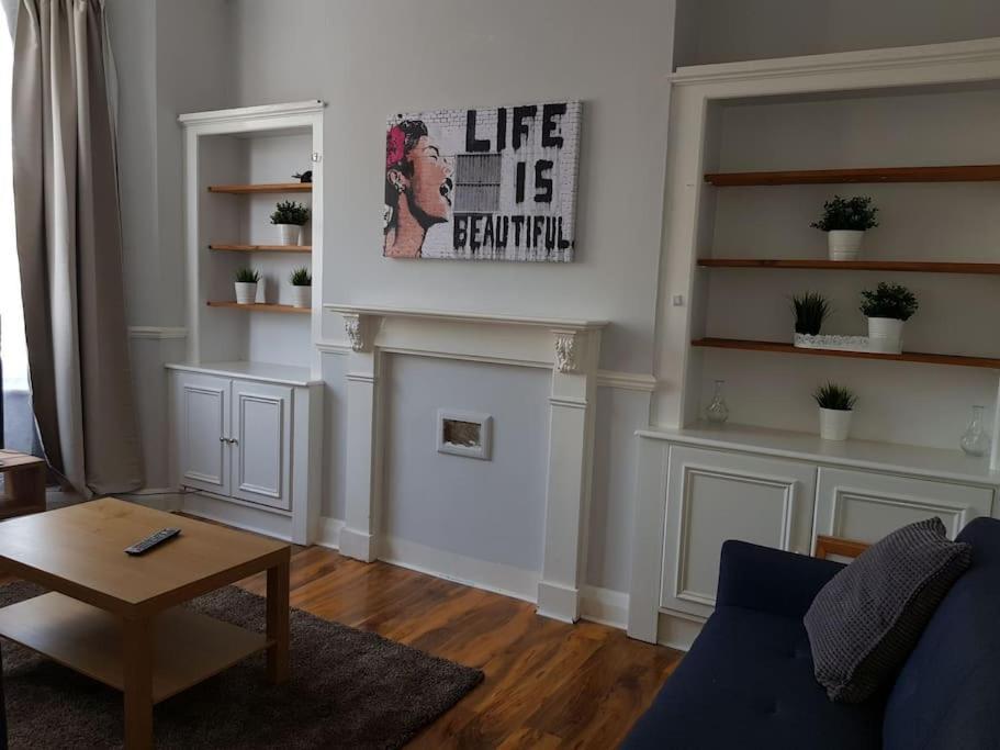 Apartamento London. Gorgeous 2 Bed Flat Near Olympic Park. *