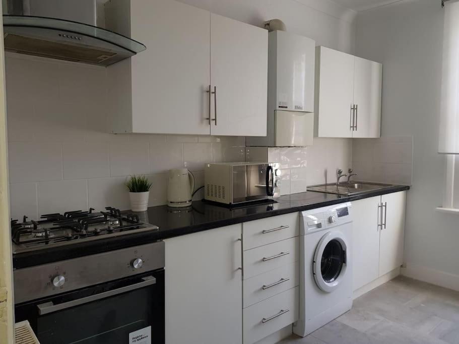 London. Gorgeous 2 Bed Flat Near Olympic Park. Apartamento