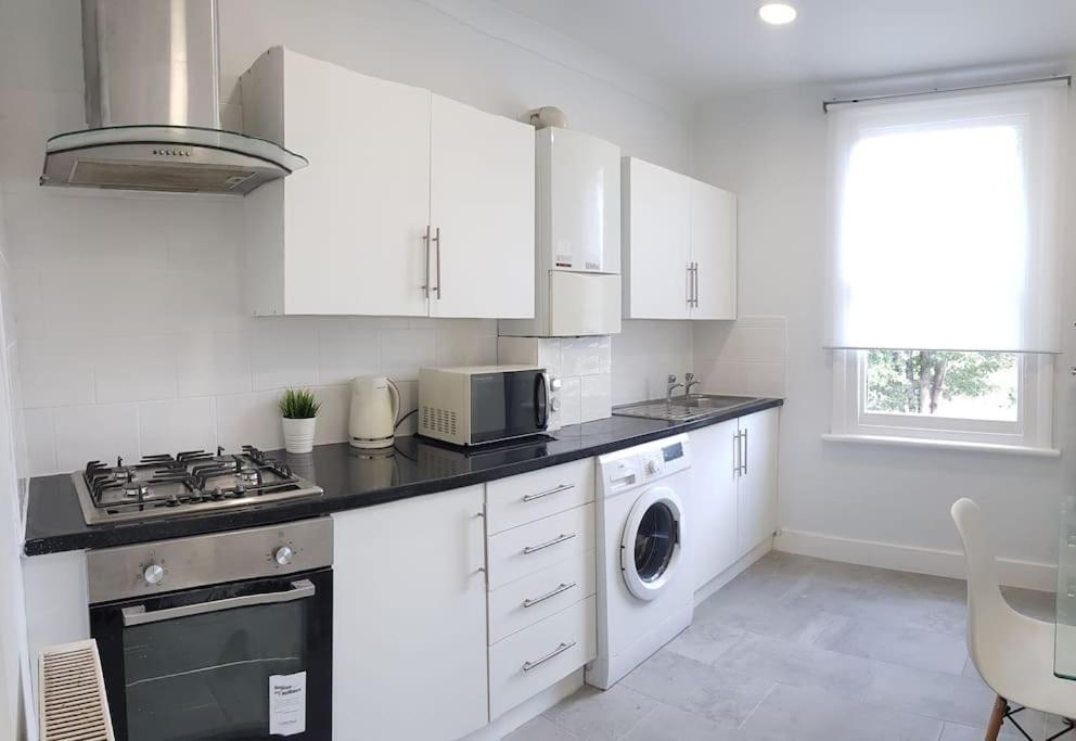 London. Gorgeous 2 Bed Flat Near Olympic Park. Apartamento