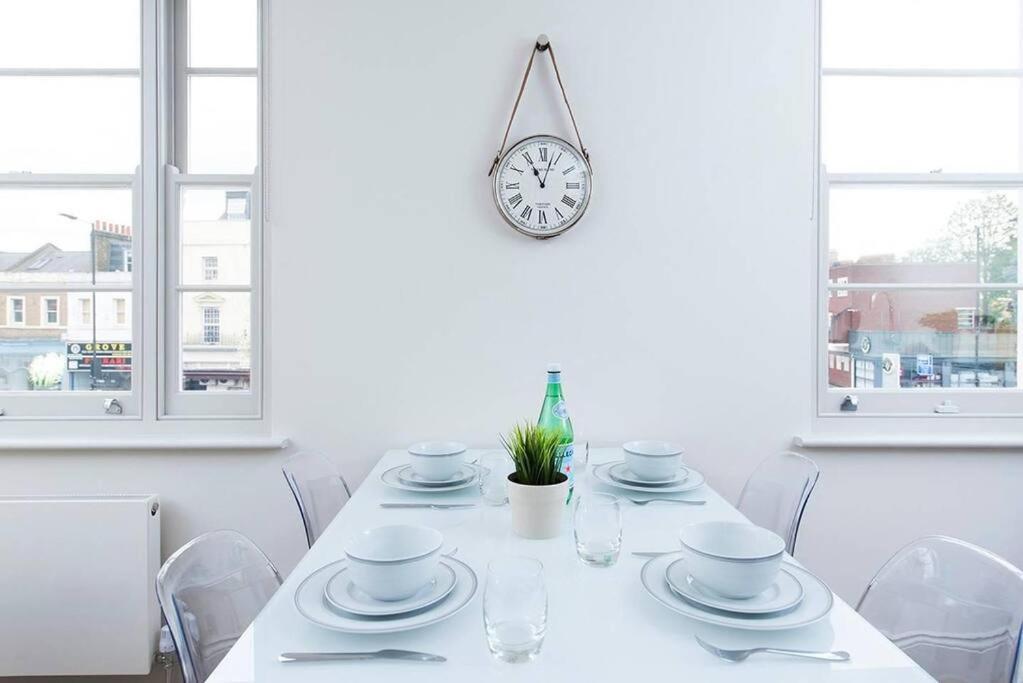 Apartamento Recently Redecorated Spacious And Modern 1br Flat In West *
