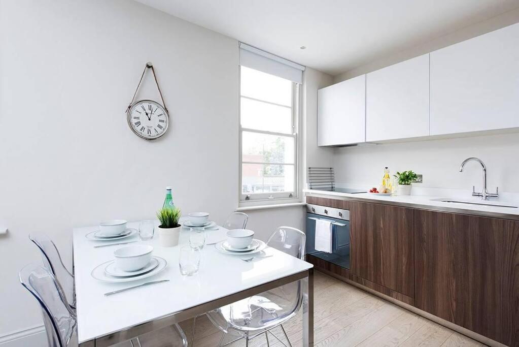 Apartamento Recently Redecorated Spacious And Modern 1br Flat In West Londres