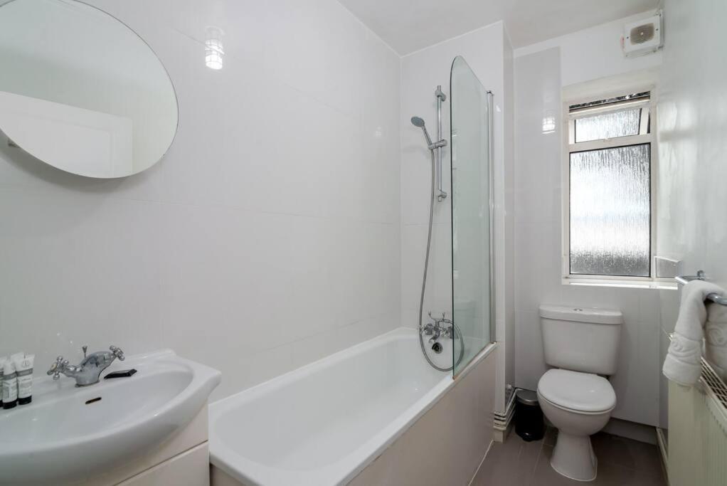 Apartment Stylish And Well Equipped Flat In Stockwell