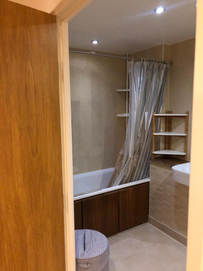 Lovely In Modern Privatunterkunft London