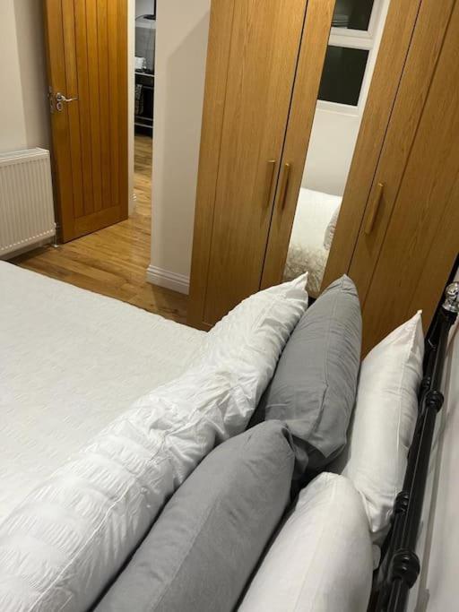 2 Bedroom In Hampdenrd London