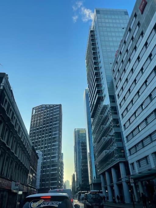 Appartement Spitalfields Market Penthouse Flat With Balcony Londen