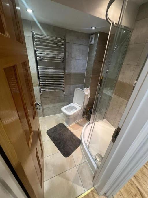 2 Bedroom In Hampdenrd Apartment