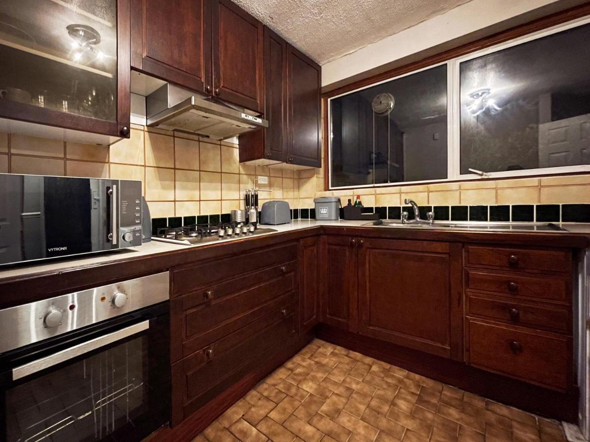 Apartamento Vintage 3 Bedroom House Near Catford - 1 Double Bed, 3 Single Beds, Max 5 People Londres