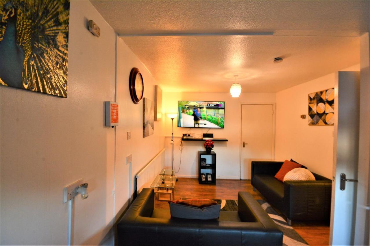 2 Bedroom Near Excel Exhibition Centre Apartment