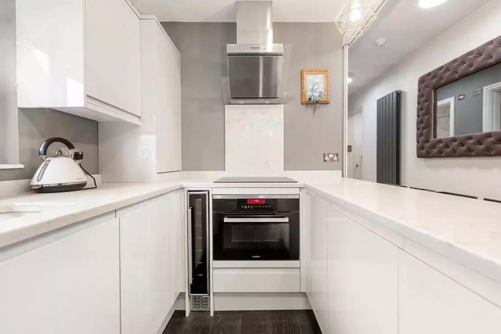 Location In - Kings Road 3-bed With Terrace, Ac & Netflix *