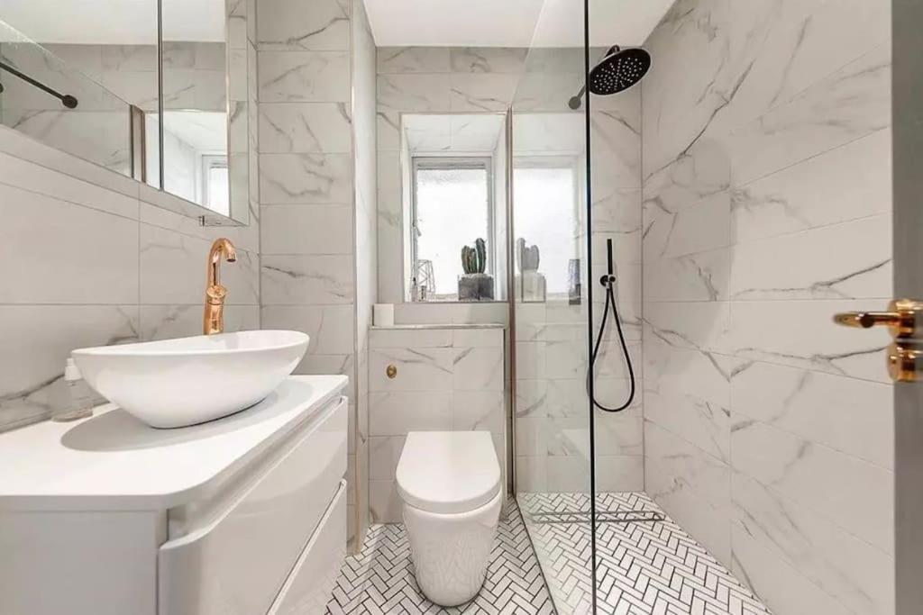 Location In - Kings Road 3-bed With Terrace, Ac & Netflix Appartement *