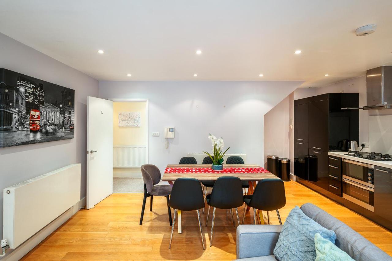 Immaculate 3-bed House In * Londres