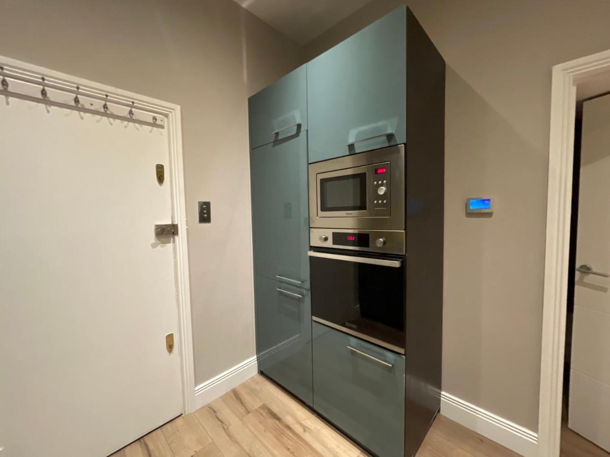 Apartamento Modern & Elegant Central Two Minutes From Train Station *