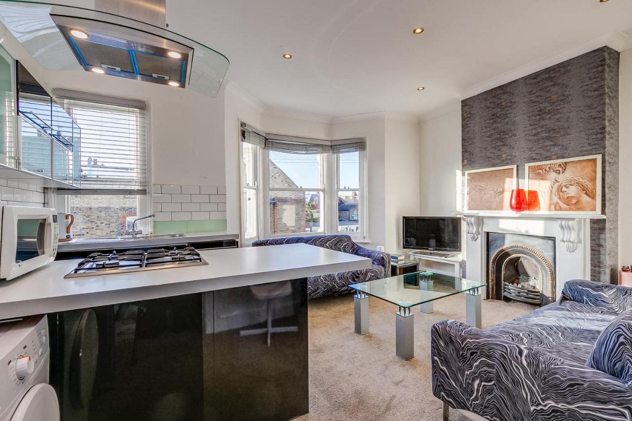 Lovely Place, Perfect For Family And Business Travellers Ideally Located Between The Commons Londres