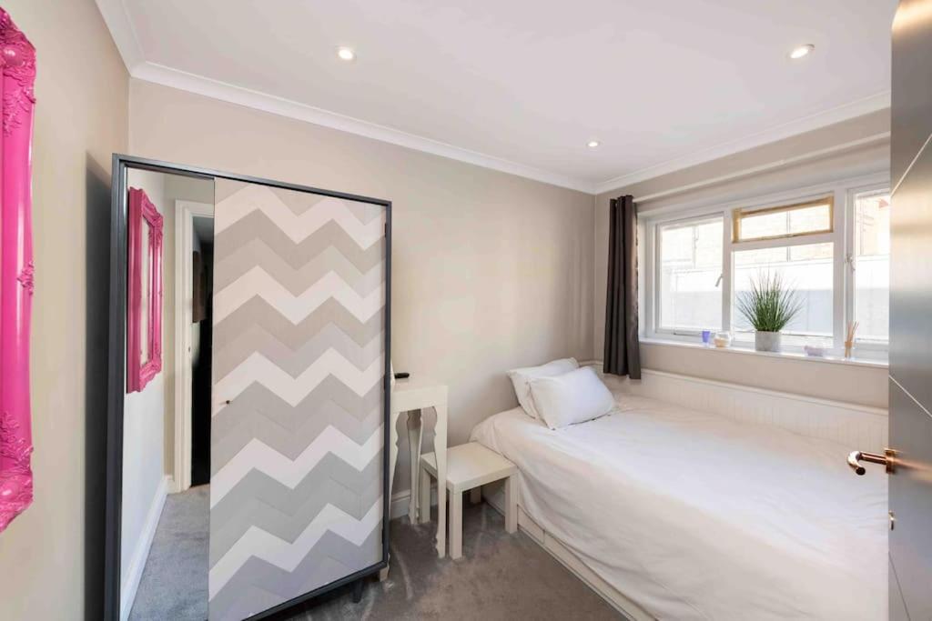 Appartement Location In - Kings Road 3-bed With Terrace, Ac & Netflix Londen