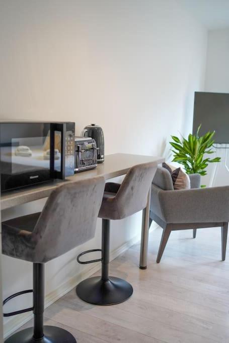 Newly Refurb Studio Shoreditch * Londen