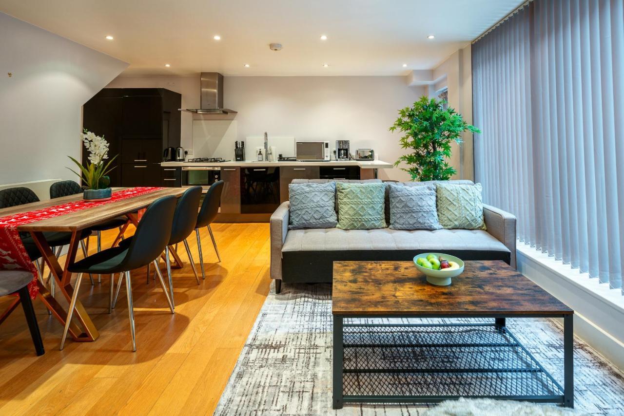 Immaculate 3-bed House In * Londres