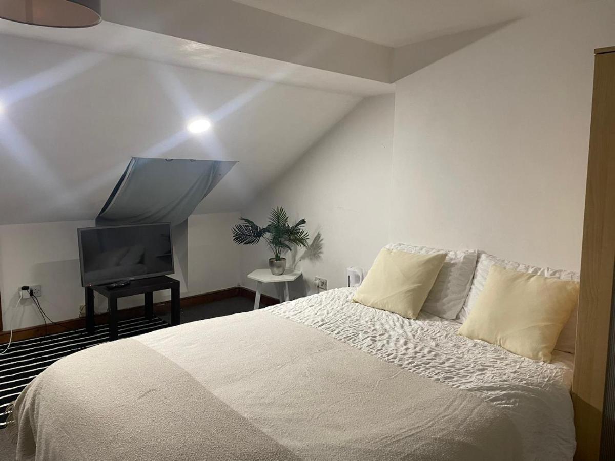 Balham, South Spacious 6, 6 Available *
