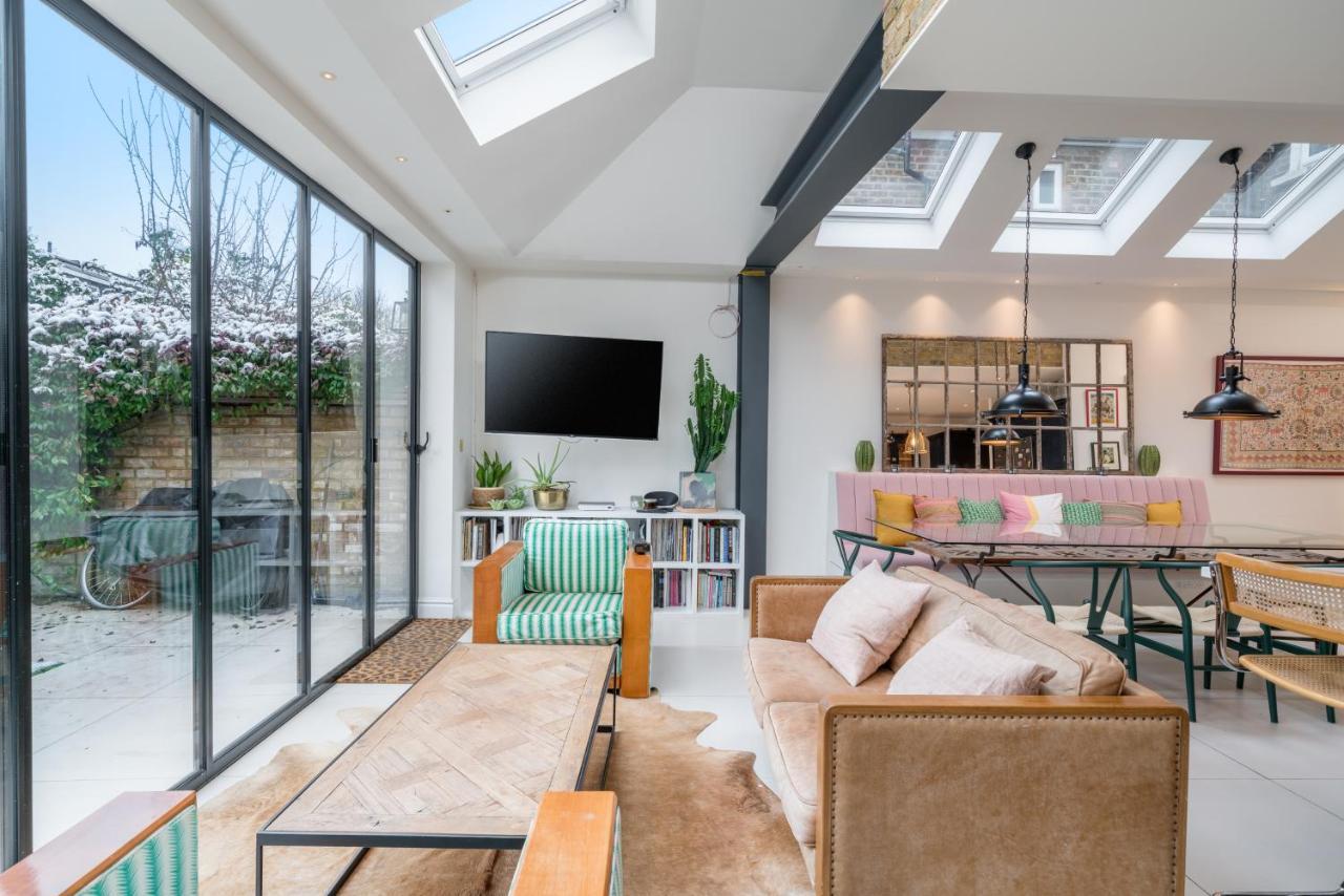 Casa de férias Joivy Splendid 4 Bed, 4 Bath House With Garden, Shepherds Bush Londres