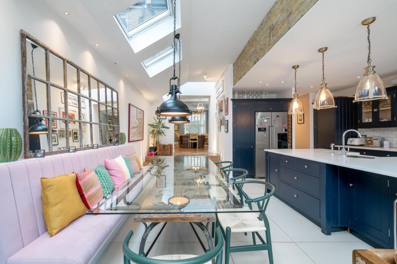 Casa de férias Joivy Splendid 4 Bed, 4 Bath House With Garden, Shepherds Bush