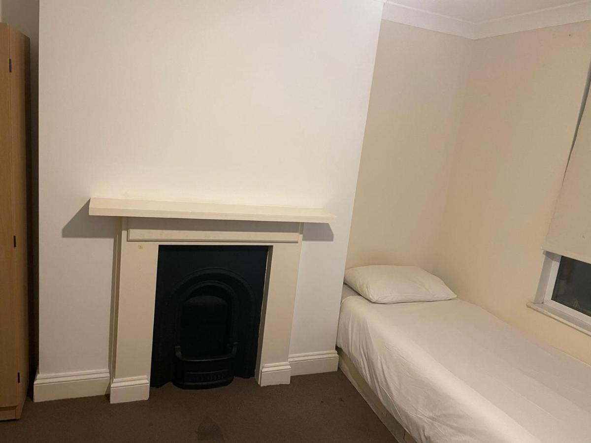 One Bedroom Flat Near Finsbury Park Londres