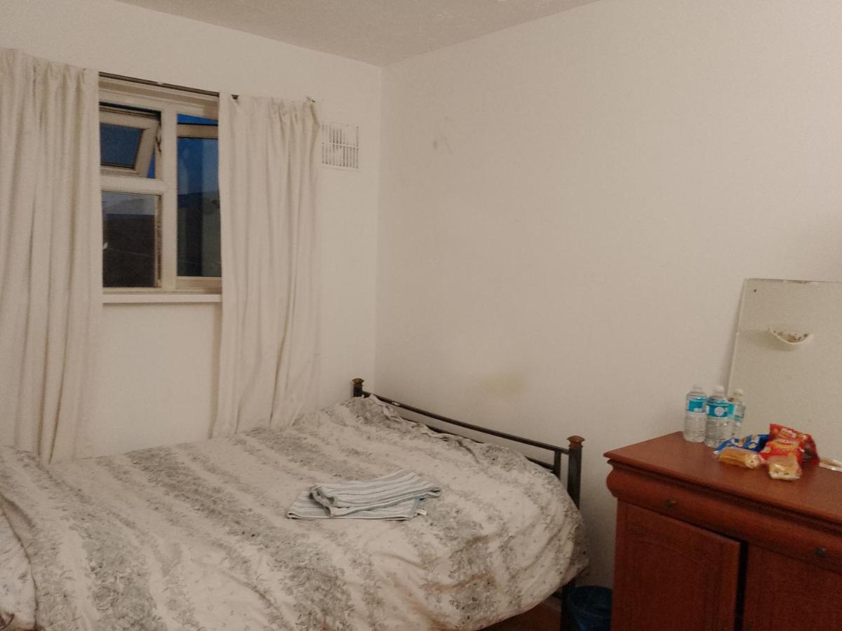 Private In 3 Bedroom Flat!! * Londres