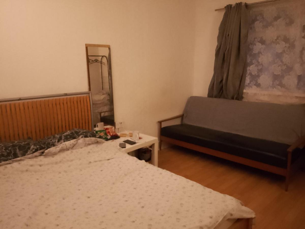 Private In 3 Bedroom Flat!! Auberge de jeunesse Londres