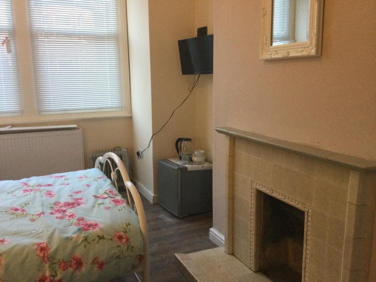 Tdm Bachelot Lettings Ltd Pensión Londres