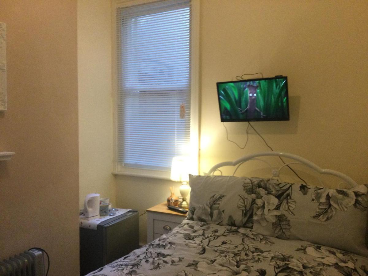 Tdm Bachelot Lettings Ltd Pensión