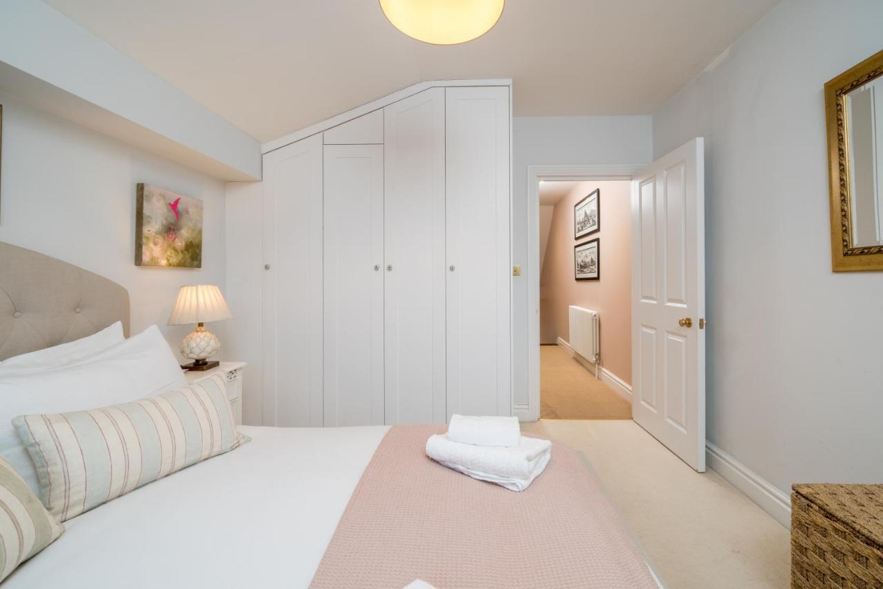 Joivy Splendid 4 Bed, 4 Bath House With Garden, Shepherds Bush * London
