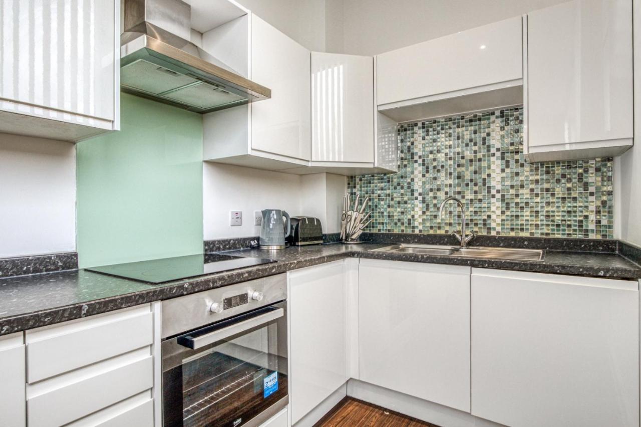 Stylish Studio By Heathrow Airport Apartment London