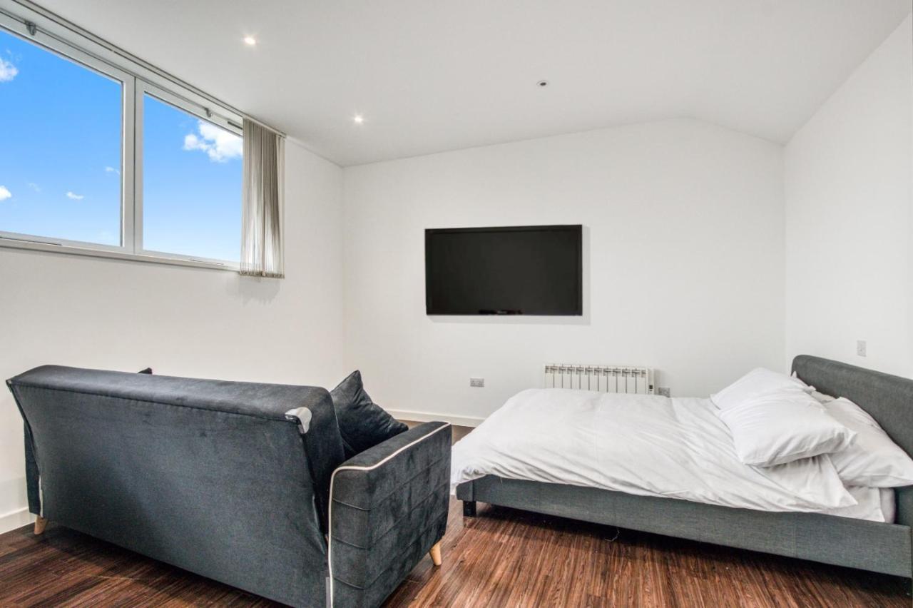 Stylish Studio By Heathrow Airport Apartment London