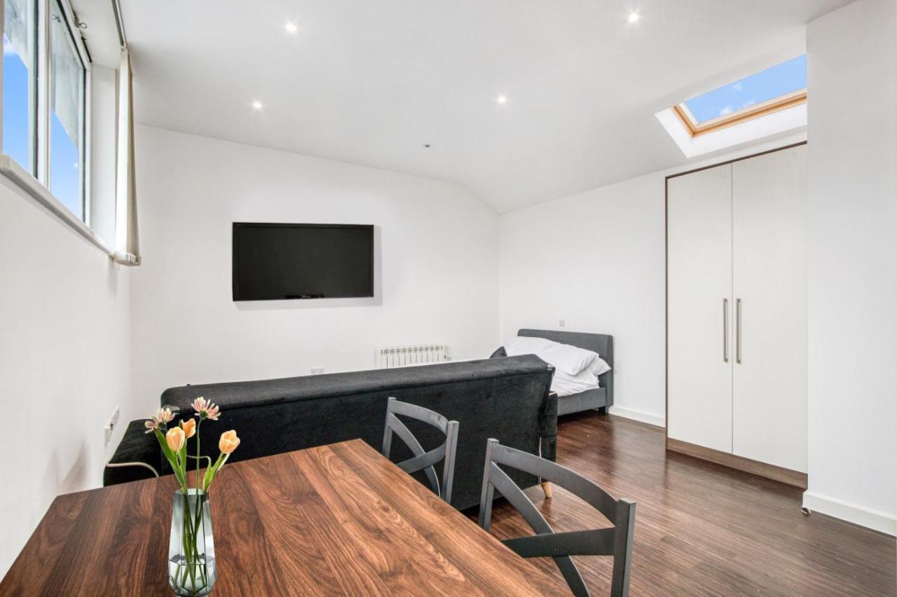 Stylish Studio By Heathrow Airport * London